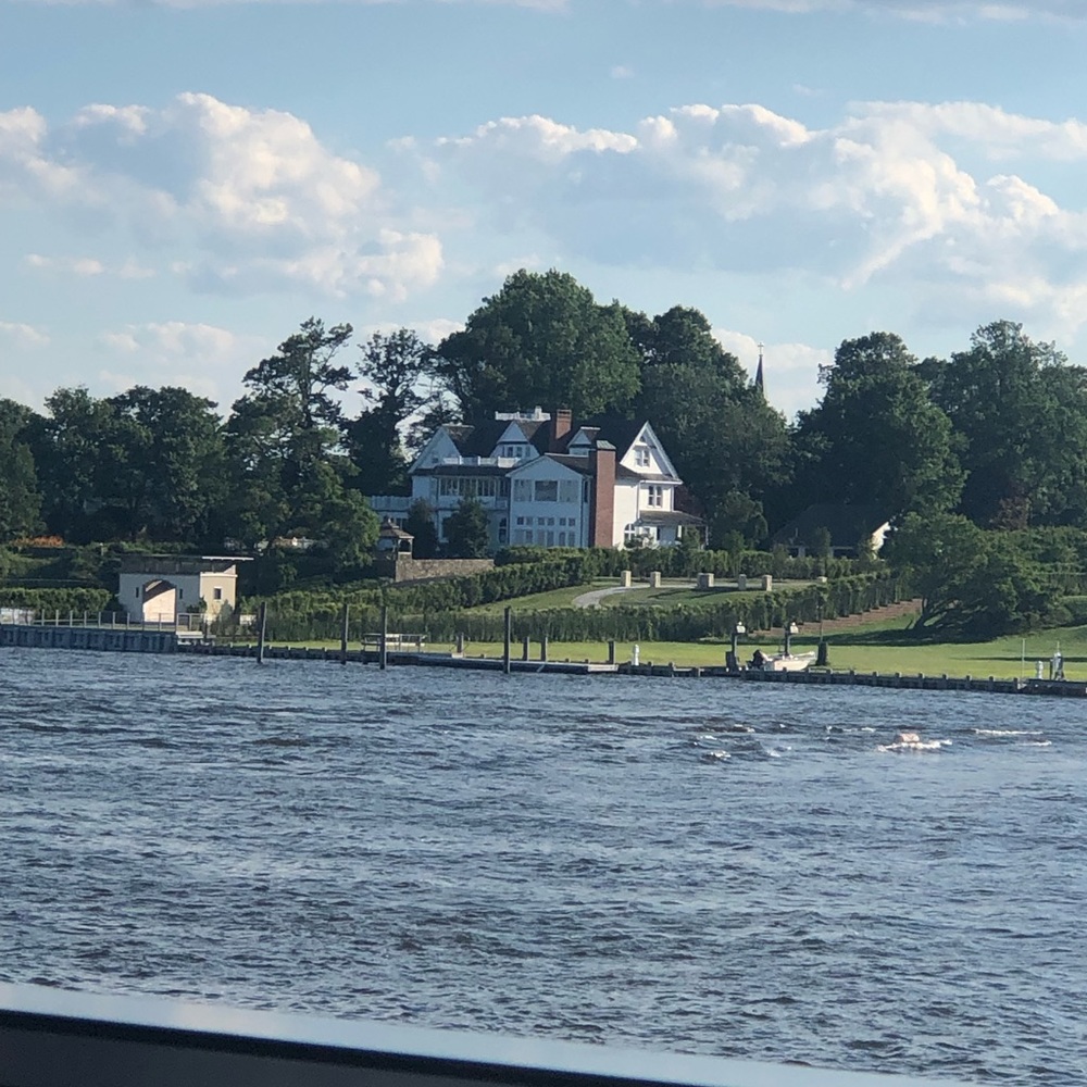 Meet your Posher, Suzanne